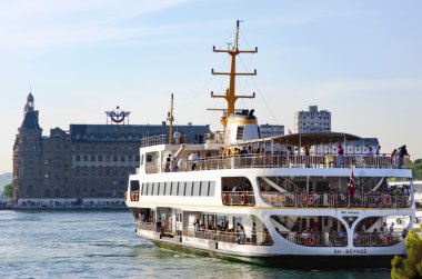 Istanbul boğazı, Kadıköy iskele, Haydarpaşa tren istasyonu ve F