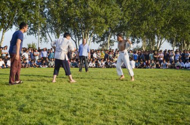 Istanbul'da Orta Asya Türkmen güreş