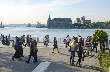 Kadıköy iskelesi ve hareketli İskelesi