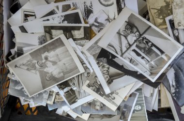 Istanbul's antique district in Çukurcuma, old family photos sold