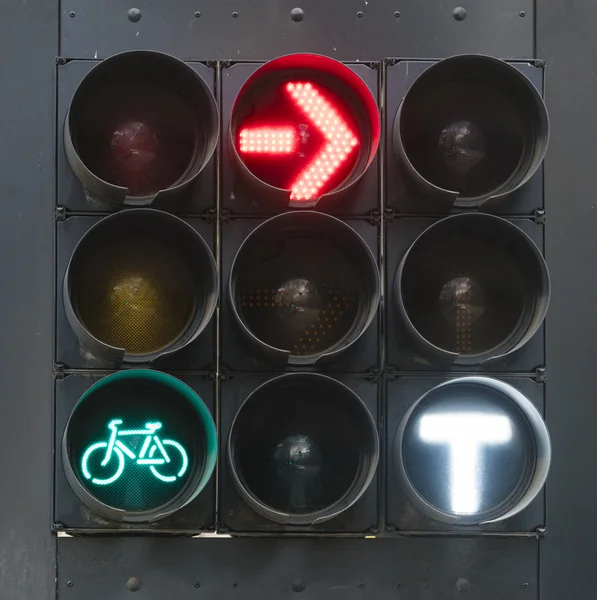 Semáforos para bicicletas, coches y tranvías —  Fotos de Stock