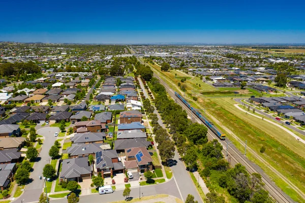 Vista aérea de un suburbio exterior en Melbourne — Foto de Stock
