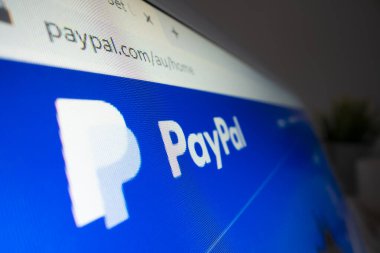 PayPal logosunun web sitesindeki yakın görüntüsü