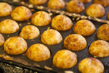 Takoyaki - Ahtapot topu, popüler bir Japon sokak yemeği