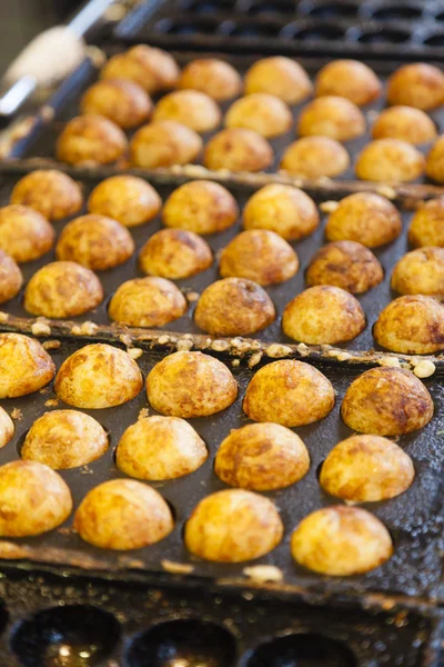 Takoyaki - Bola Octopus, makanan jalanan populer di Jepang — Stok Foto