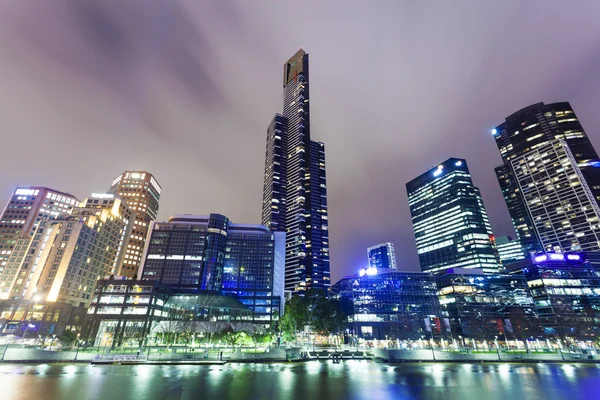 Gratte-ciel dans le quartier Southbank de Melbourne, Australie — Photo