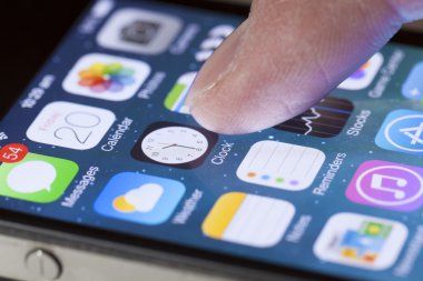 IOS iphone üzerinde arabiriminin tıklayarak yakın çekim görünümü