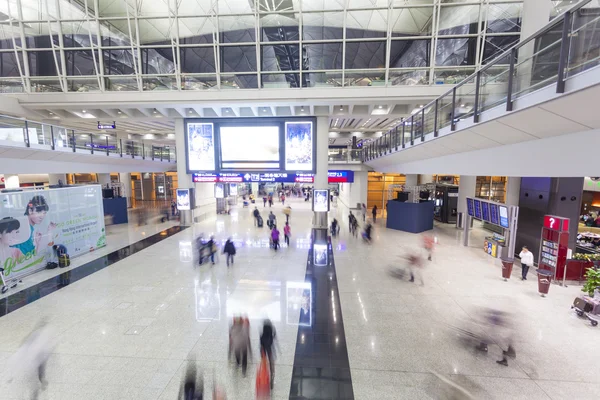 Reizigers in de Hong Kong International Airport — Stockfoto