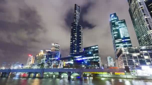 Hiperlapso de vídeo de los rascacielos en el distrito Southbank de Melbourne — Vídeos de Stock