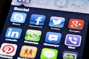 Bir iphone ekran yakın çekim görüntü simgeler sosyal medya uygulamaları ile