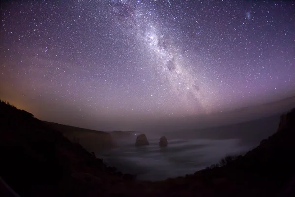 Céu noturno no hemisfério sul com forma leitosa — Fotografia de Stock