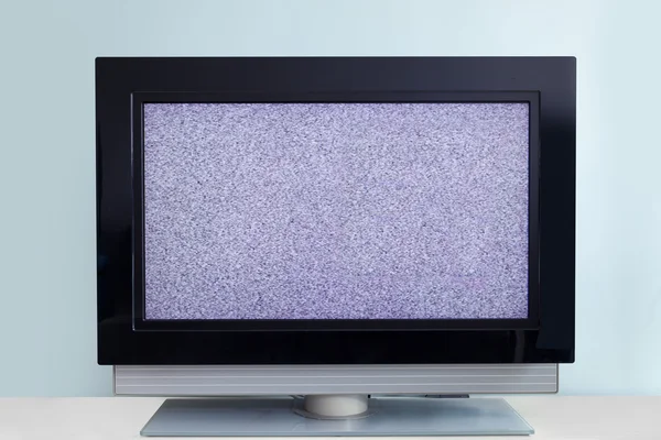 TV LCD moderna com ruído de sinal — Fotografia de Stock