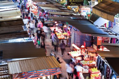 Mongkok, Hong Kong, yoğun bir cadde satıcılar