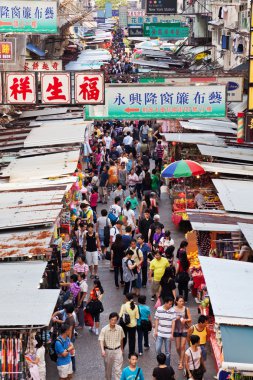 Mongkok, Hong Kong, yoğun bir cadde satıcılar