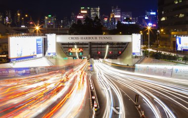 Hong Kong Cross Harbour tüneli yoğun trafik