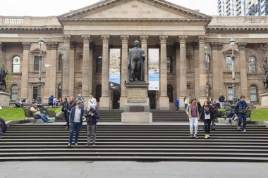 Victoria Melbourne, Avustralya Eyalet Kütüphanesi dışındaki kişiler