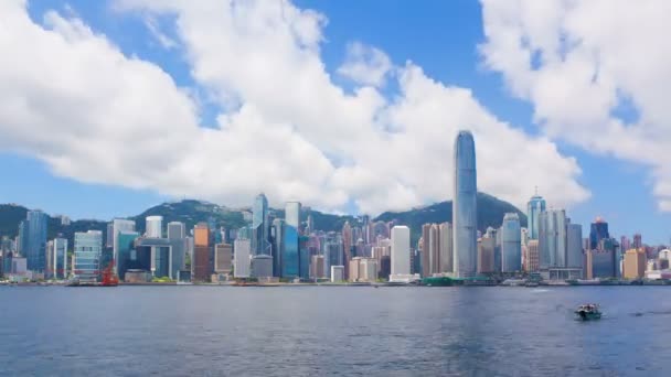 Timelapse video Victoria Harbour v Hong Kongu v denní — Stock video