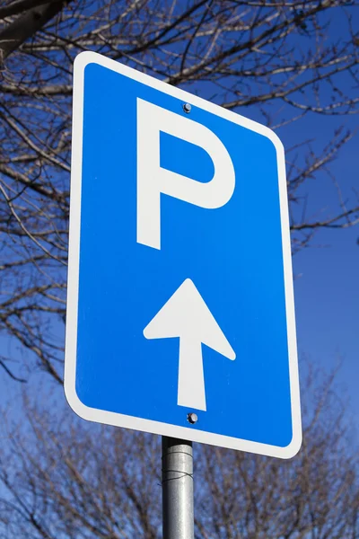 Carpark ahead tecken — Stockfoto