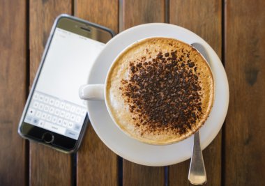 Kahve ve smartphone