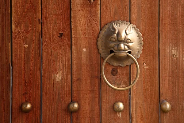 Chinese lion door knob — Stock Photo, Image