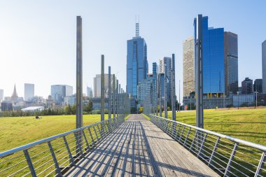 Ofis Binası ve park Melbourne şehir merkezinde