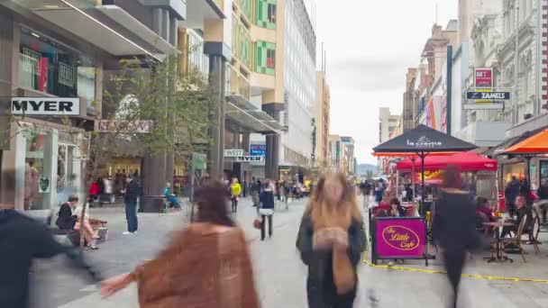 Zeitraffer-Video von Menschen in rundle mall in adelaide, Australien — Stockvideo