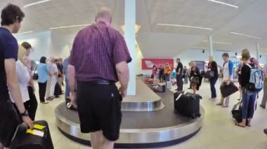 Gezgin, Adelaide Airport Bagaj iddia Timelapse video
