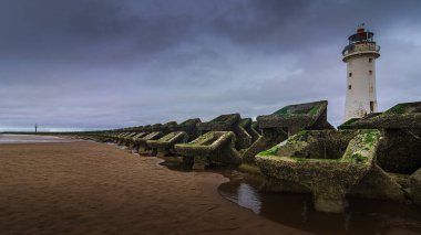 Tünel Kaya Deniz Feneri Günbatımı - New Brighton Wirral Merseyside İngiltere