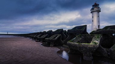 Tünel Kaya Deniz Feneri Günbatımı - New Brighton Wirral Merseyside İngiltere