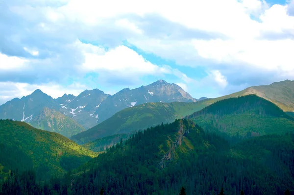 Güzel, peri masalı ve dağ landscap — Stok fotoğraf