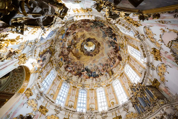 Exquisito interior de la iglesia, Wieskirche - Steingaden, Alemania — Foto de Stock