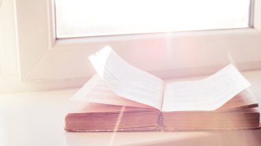 Üstünde belgili tanımlık pencere yaptırın