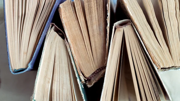 Libros de arriba — Foto de Stock