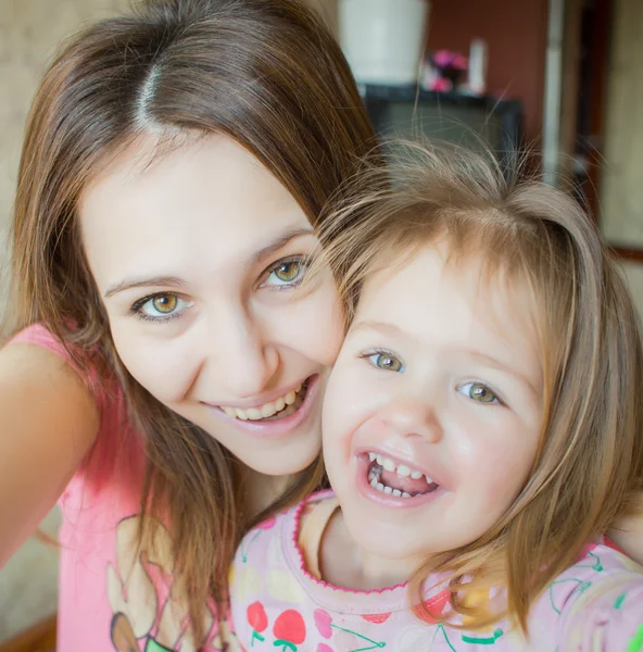 Mum and her Child - Little Daughter. Happy Smiling Family — Stock Photo, Image