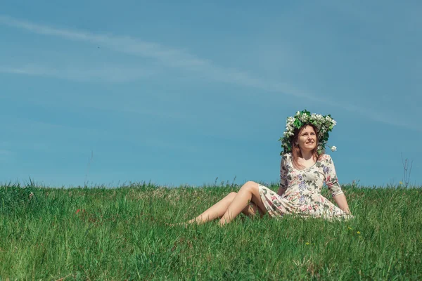 Woman in a field — Stock Photo, Image