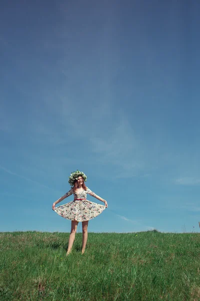 Woman in field — Stock Photo, Image