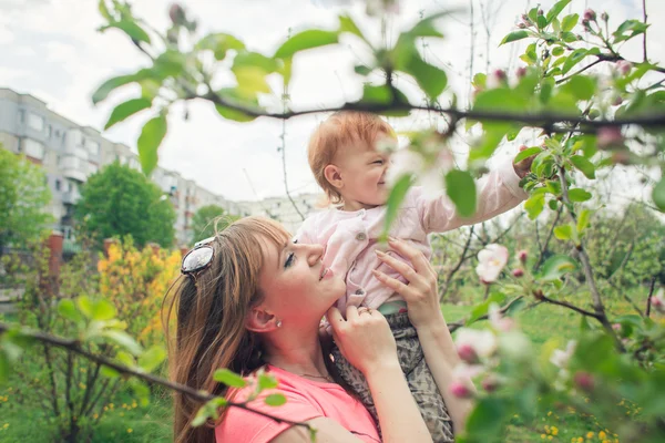 Famille heureuse — Photo