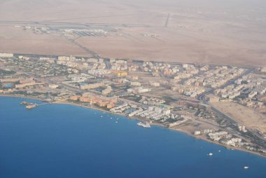 Tatil köyü kıyı şeridinin havadan görüntüsü