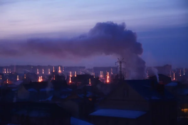 Cidade Mágica Incomum Cidade Com Luzes Pilhas Fumaça Crepúsculo — Fotografia de Stock