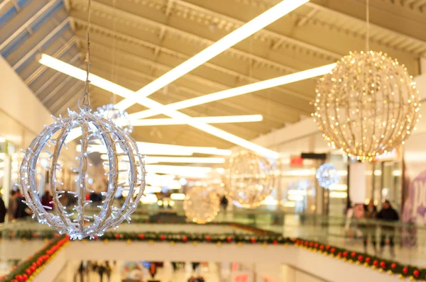 Centro comercial durante las vacaciones de invierno —  Fotos de Stock