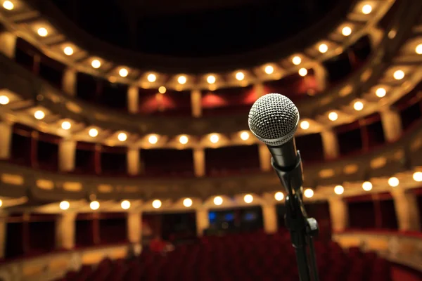 Mikrofon konser salonu, tiyatro, yakın çekim