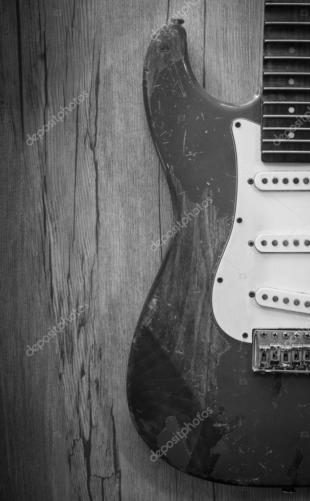 Badkamer rust Berekening Oude elektrische gitaar ⬇ Stockfoto, rechtenvrije foto door © sankphoto  #103642600