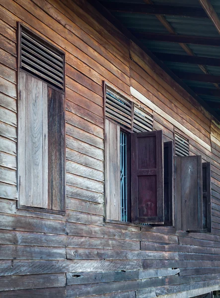 Vieux mur de maison en bois pour le style asiatique — Photo