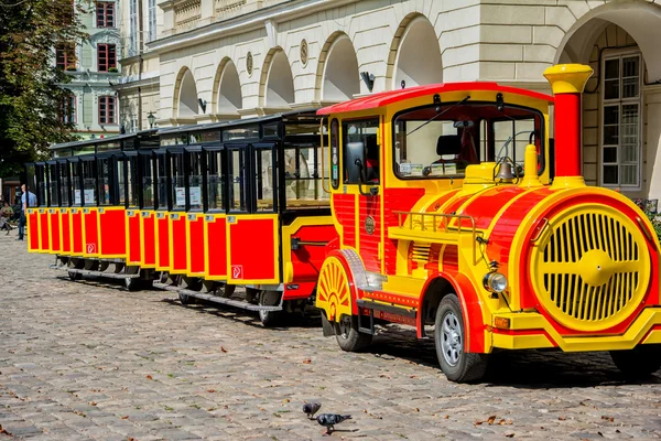 Trem turístico em Lviv — Fotografia de Stock