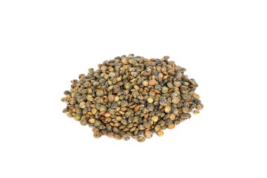 Beyaz arkaplanda izole edilmiş mercimek