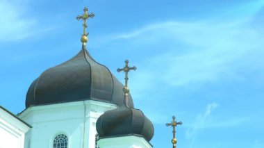 Ortodoks Kilisesi kubbe gökyüzü bulutlu