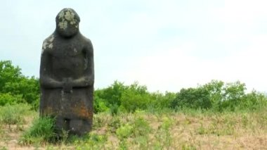 İskit taş üstünde belgili tanımlık tepe şekil