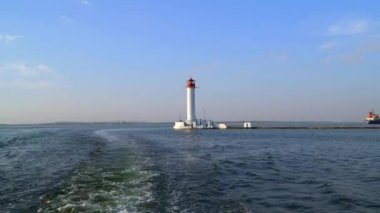 Manzaram deniz feneri gemiden yelken açtı.