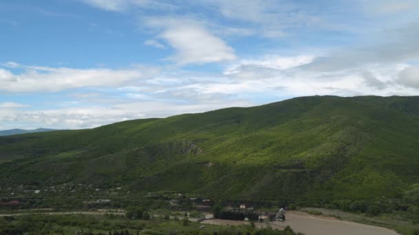 Τζόρτζια Μτσέτα Αεροφωτογραφία Του Ποταμού Κούρα Κοντά Στα Βουνά Καύκασος — Αρχείο Βίντεο