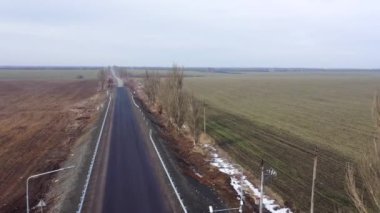 Otomatik Araç Ağırlık Kontrol Sistemi. Sistem sensörlerin (ağırlık sensörleri) ve otomatik plaka tanıma sisteminin bir kombinasyonudur. Hava görünümü.